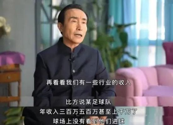 现在他正逐渐积累比赛经验，我总是努力激励球员们不断前进和进步，总是以提升能力为目标努力训练，告诉球员们梦想不一定很快就能实现，现在我们的短期目标是帮助弗洛西诺内保级，并提升自己。